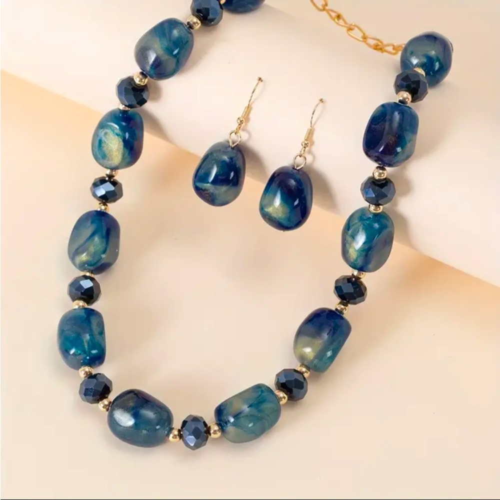Stunning Blue and Gold Necklace with Irregular Beads
